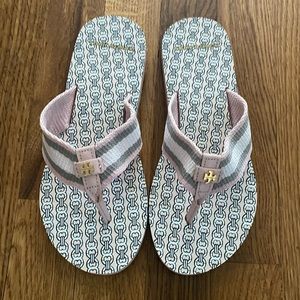 Tory Burch Gemini Link Flip Flops in Soft Pink